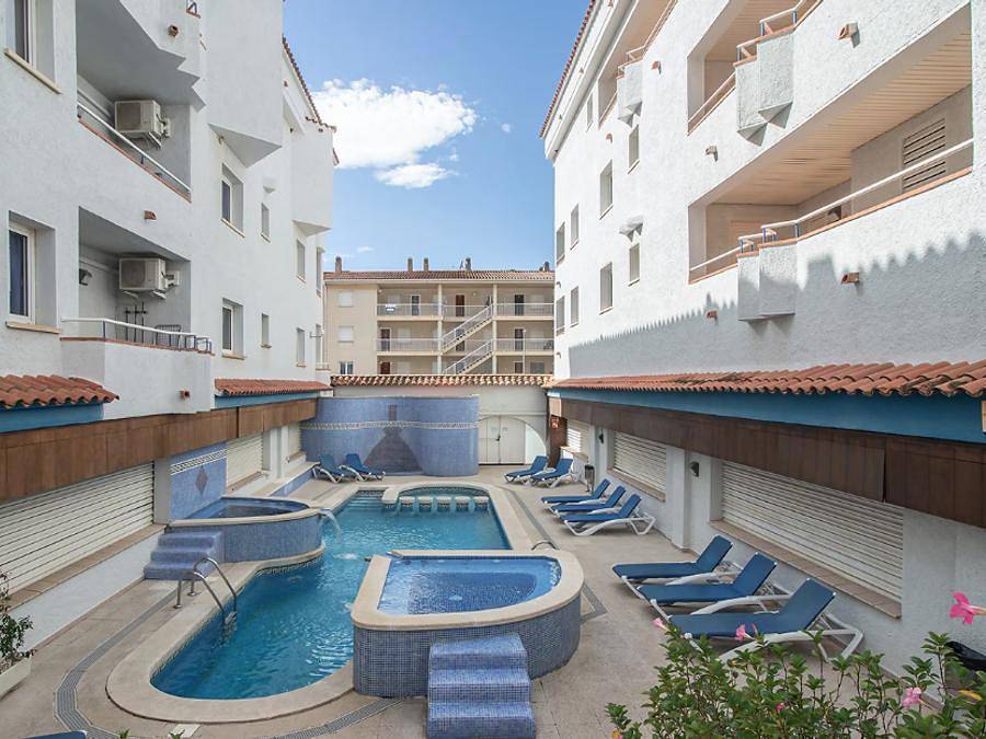 Pierre & Vacances Résidence Empuriabrava Maurici Park - Appartement 3 personnes - Appartement 1 chambre - 2 adultes + 1 enfant (- 12 ans) ou 3 adultes - Economique in Empuriabrava, Haut-Ampurdan