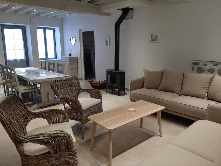 Location de vacances pour 8 personnes, avec terrasse à Pérouges - 4