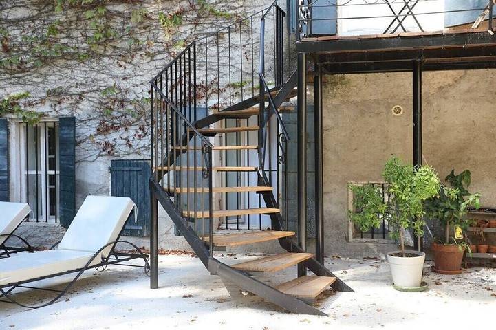 Gîte pour 4 personnes, avec piscine et jardin ainsi que jacuzzi et terrasse à Lurs - 4