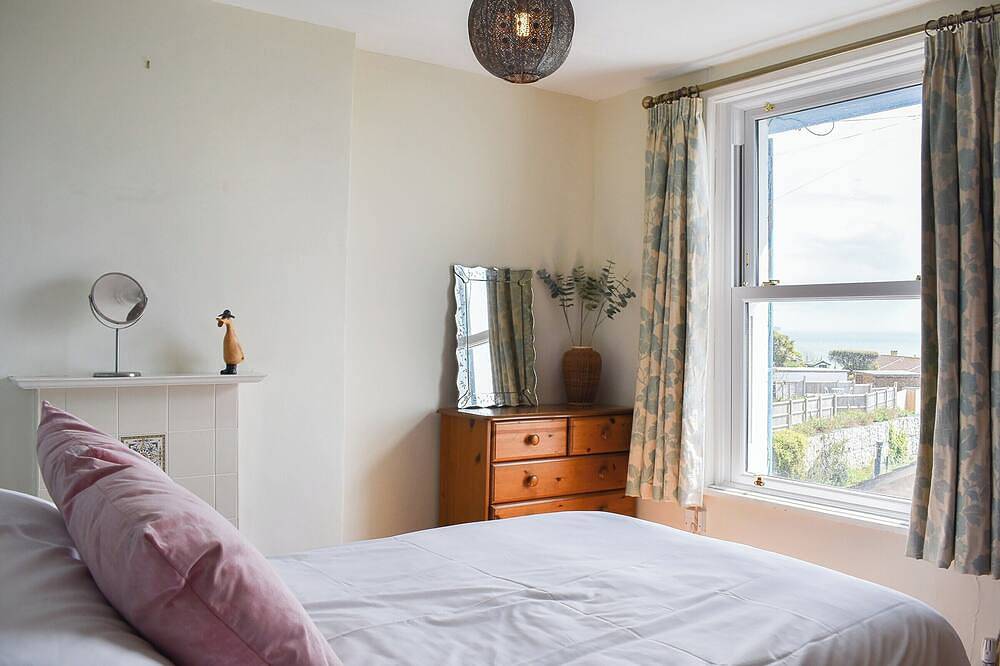 2 bedroom accommodation in Ventnor in Ventnor, Isle of Wight
