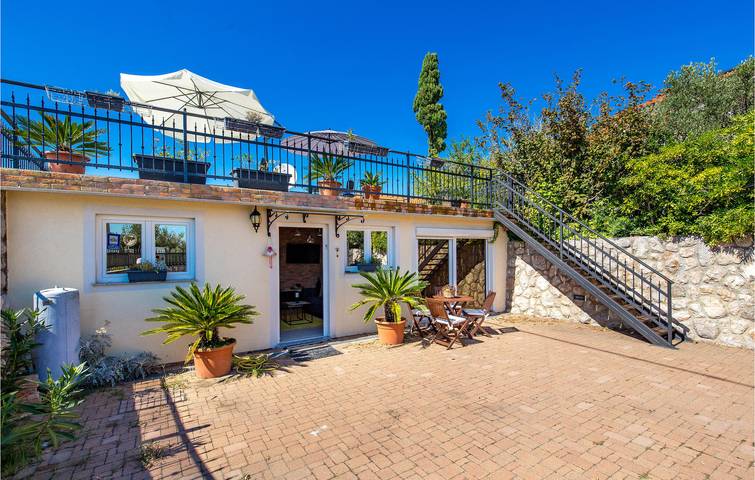 Ferienhaus für 4 Personen, mit Garten und Terrasse, mit Haustier auf Rab - 2