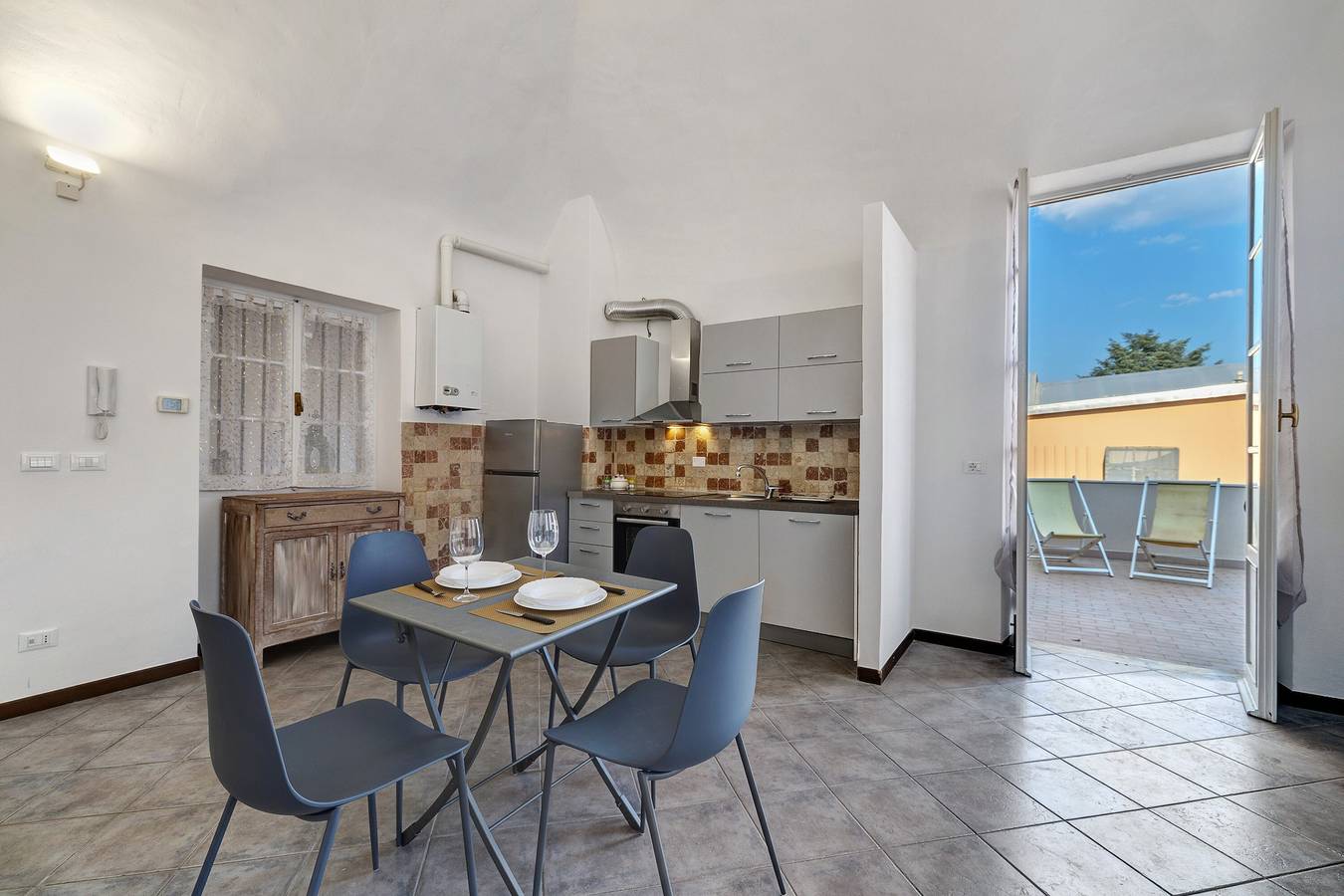 Apartamento entero, Apartamento 'La Casa Del Marchese' con Terraza Privada in Pietra Ligure, Pietra Ligure Municipio