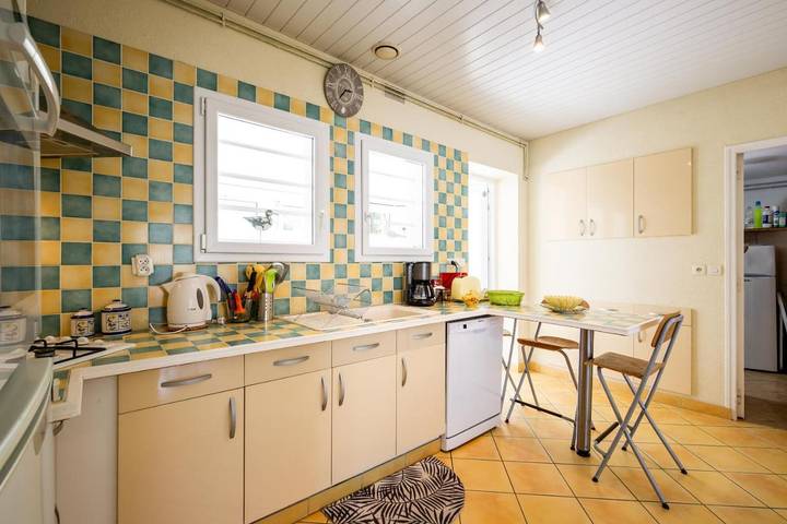 Location de vacances pour 5 personnes, avec vue et jardin dans Plage du Betey - 4