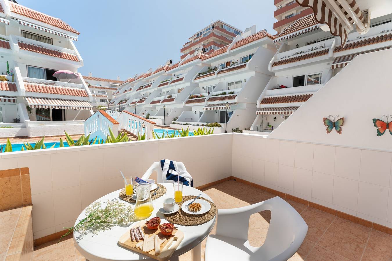 Ferienhaus 'Happiness Corner Las Floritas' mit Gemeinschaftspool, privater Terrasse und Wi-Fi in Playa de las Américas, Arona