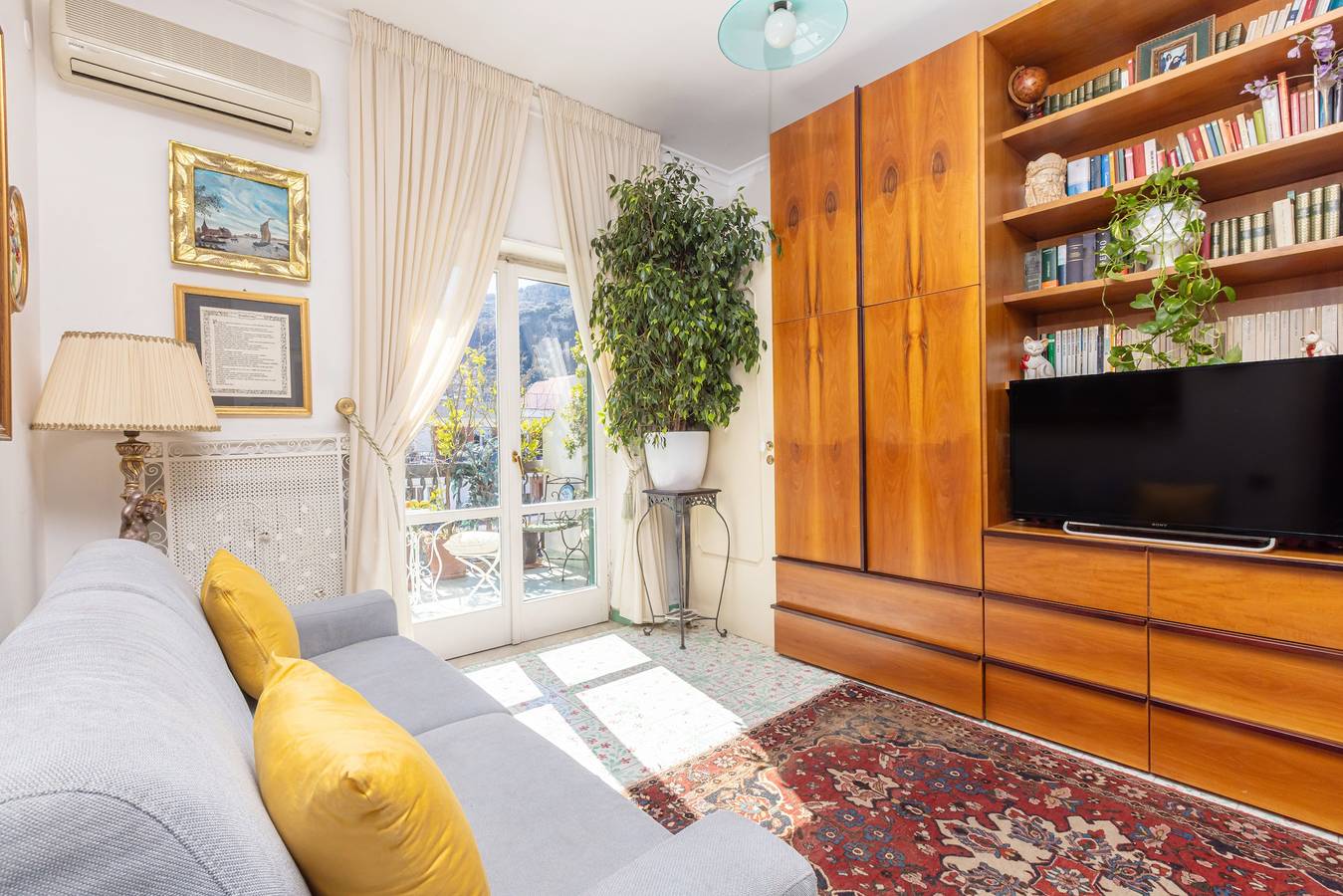Appartement 'Casa Beatrice' met Bergzicht, Wi-Fi en Airconditioning in Sorrento, Provincie Naples