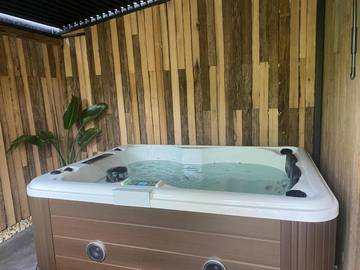 Gîte pour 5 personnes, avec jacuzzi et jardin à Noia