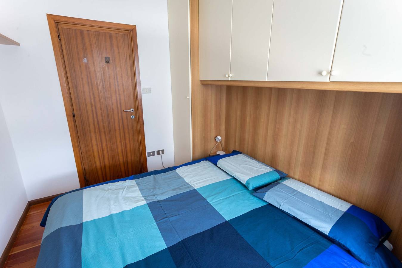 Appartement 'More A Due Passi Dal Lago' met Bergzicht en Balkon, foto 8