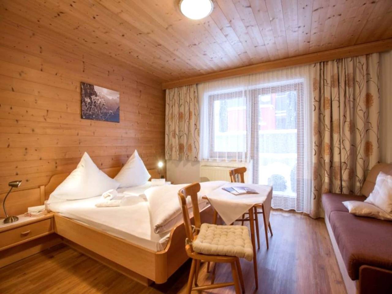 Ganze Wohnung, Apartment in Fügen in der Nähe der Spieljochbahn in Tuxer Alpen, Fügen