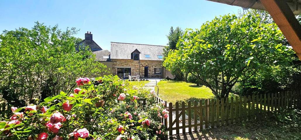 Location de vacances pour 7 personnes, avec jardin à Plélan-le-Grand