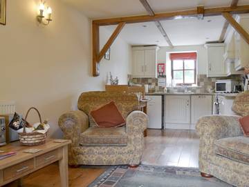 Log Cabin for 2 People in East Meon, Hampshire, Photo 1