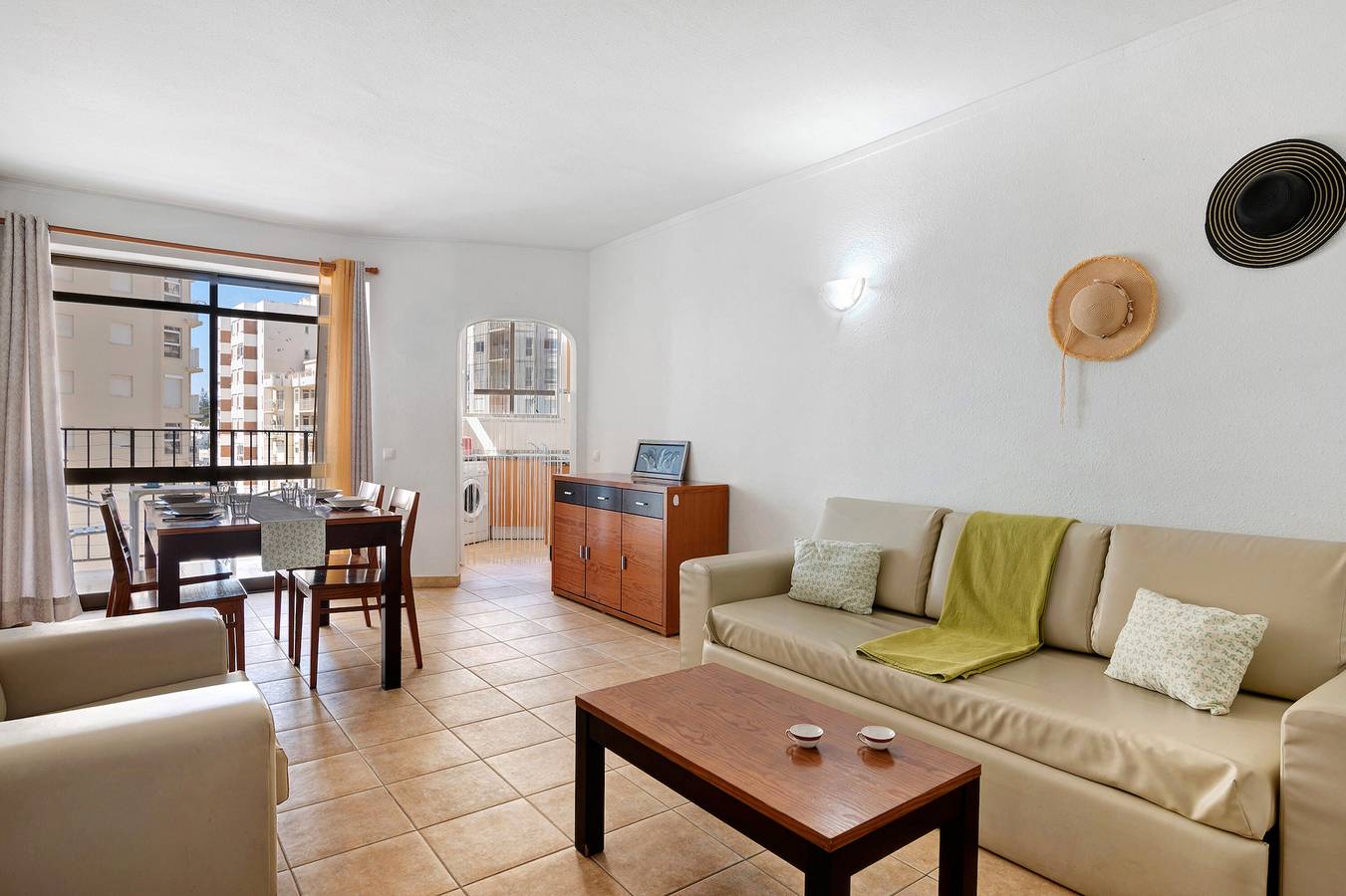 Geheel appartement, Appartement 'Gabriel 5 G' met Zeezicht, Gedeeld Zwembad en Wi-Fi in Armação de Pêra (costa), Faro District