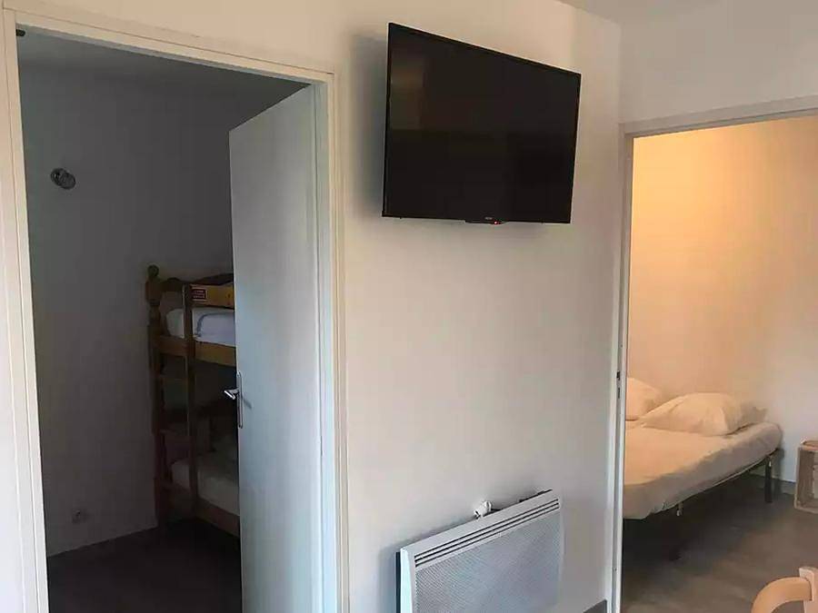Flower Camping Jas du Moine - Mobilhome 6 personnes - Cottage Confort 35m² - 2 chambres + Terrasse + Tv in Salignac, Région de Forcalquier
