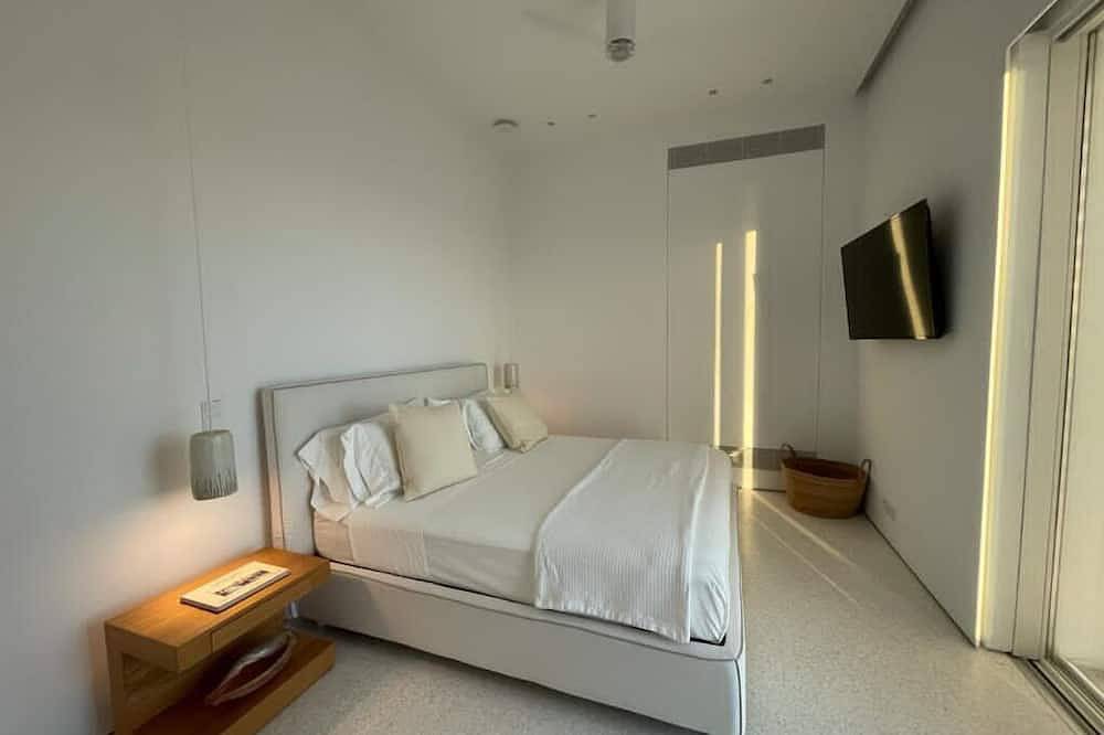 Luxurious Antiparos Villa with Infinity Pool and Stunning Sea and Sunset views in Paros Regional Unit