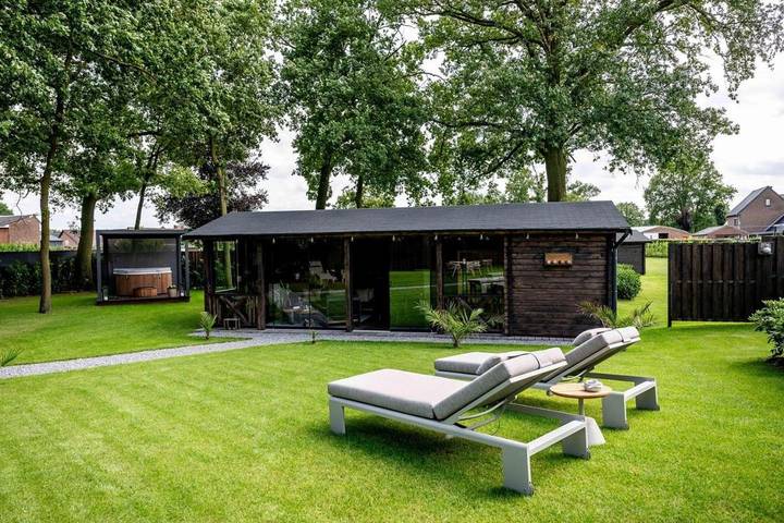 B&b voor 2 personen, with tuin and uitzicht as well as sauna in Belgisch-Limburg