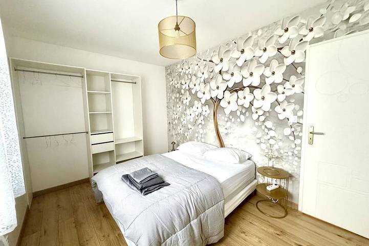 Location de vacances pour 6 personnes, avec terrasse et jardin à Notre-Dame-de-Sanilhac - 2