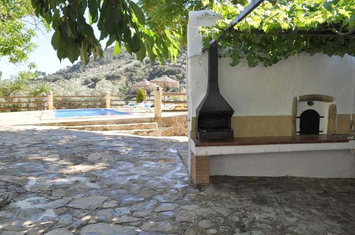 Casa rural para 13 personas, con piscina además de jardín y vistas en Montefrío - 3