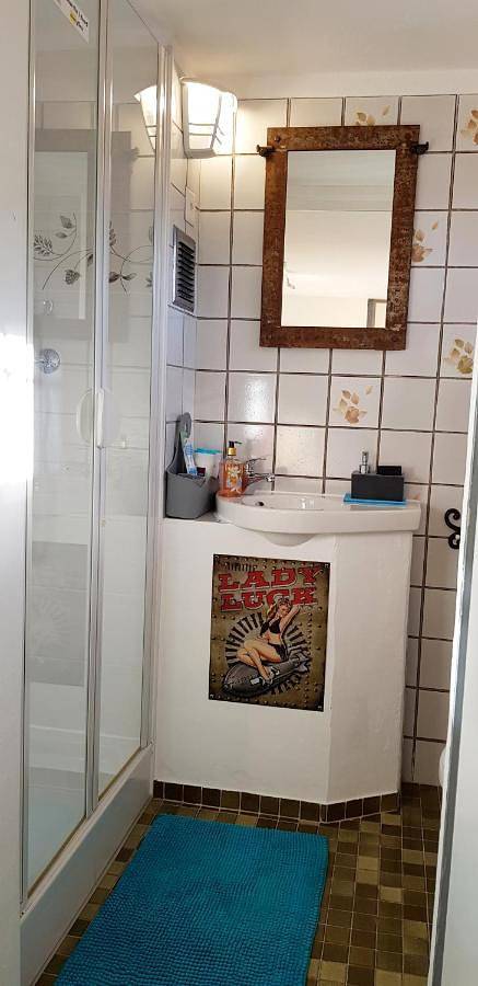 Gîte pour 2 personnes, avec vue ainsi que terrasse et jardin à Aigle - 4