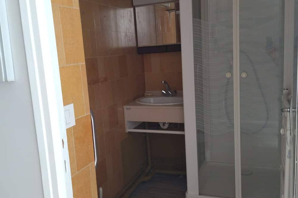Apartamento entero, Studio type T2, hypercentre, furnished with air conditioning and parking in Gramat, Macizo Central