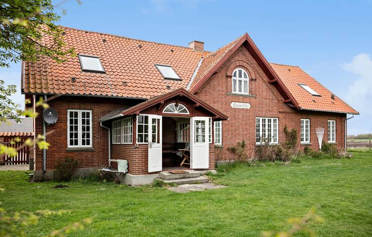 Ferienhaus für 14 Personen, mit Terrasse und Whirlpool sowie Garten in Bøvlingbjerg