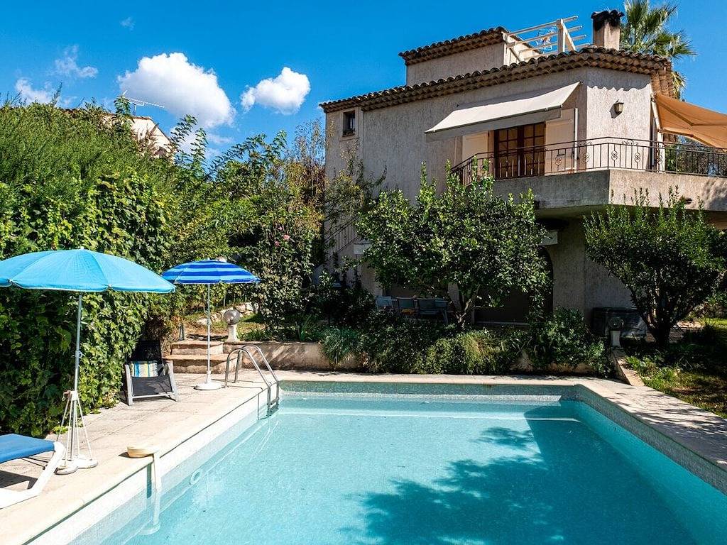 Villa en Vence con piscina in Vence (Alpes Marítimos), Costa mediterránea (Francia)