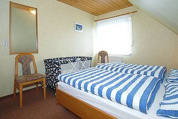 Ferienhaus für 4 Personen in Neuharlingersiel, Nordseeküste, Bild 2