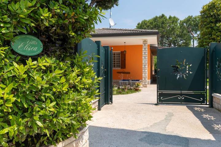 Ferienhaus für 6 Personen, mit Ausblick und Garten, mit Haustier