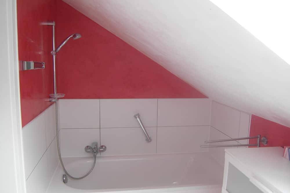 Ganze Wohnung, Ruhige, moderne, helle Ferienwohnung im Grünen in Gernsbach, Nordschwarzwald