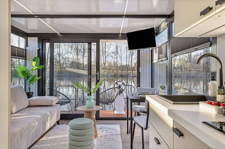 Charmantes Tiny-Houseboot-Erlebnis in der Nähe von Amsterdam – von Weltevreden in Groene Hart