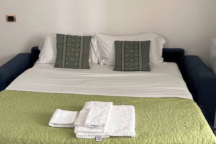 Appartamento intero, Un appartemento grazioso nella via più elegante dell’isola Azzurra. in Capri, Napoli e dintorni