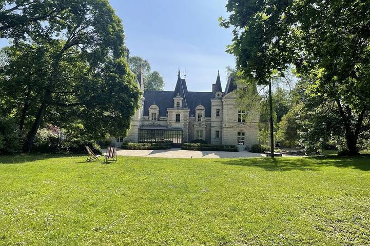 Location de vacances pour 2 personnes, avec jacuzzi ainsi que piscine et jardin à Bouchemaine - 4