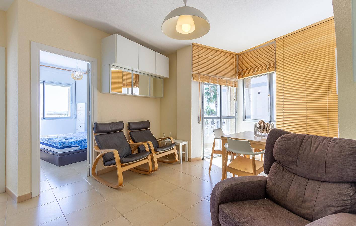 Apartamento vacacional entero, Retiro junto a la playa con aire acondicionado, terraza y WiFi in San Pedro del Pinatar, Costa Cálida