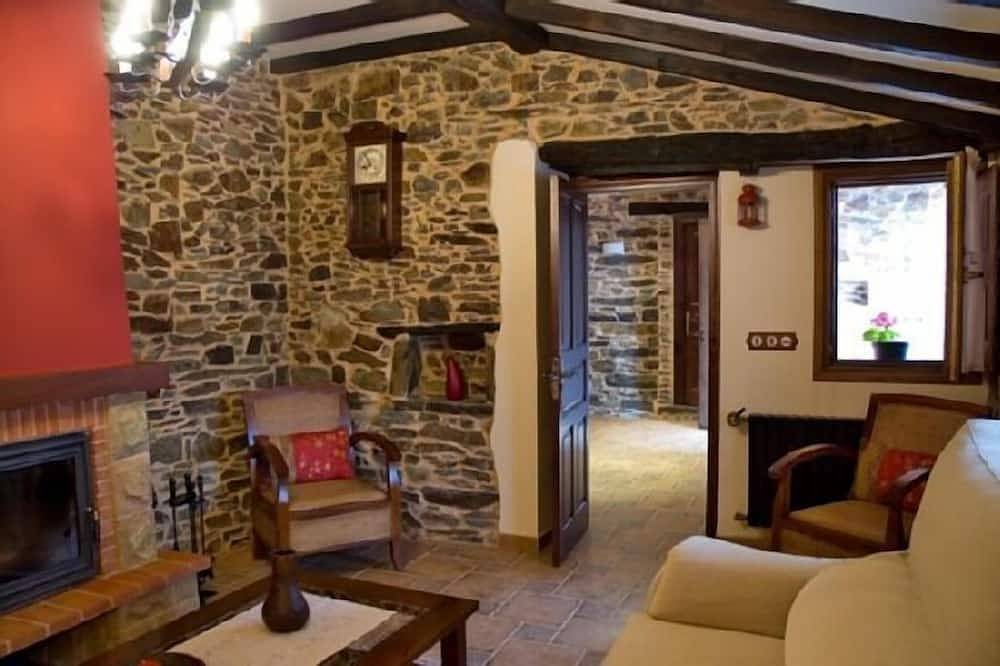 Casa rural (alquiler íntegro) El Piconeiro para 8 personas in Pravia, Costa Verde