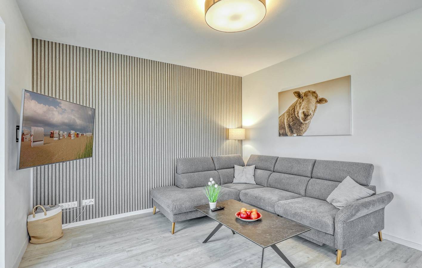 Modernes Apartment mit Terrasse, WiFi & Parkplatz, Nähe Strand & Stadtzentrum in Cappel, Cuxland