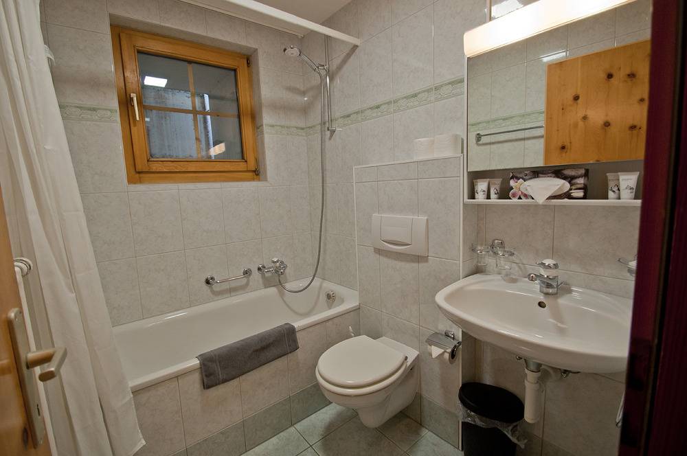 Entire apartment, Haus Dent Blanche, Apartment Zmutt in Zermatt, Wallisian Alps