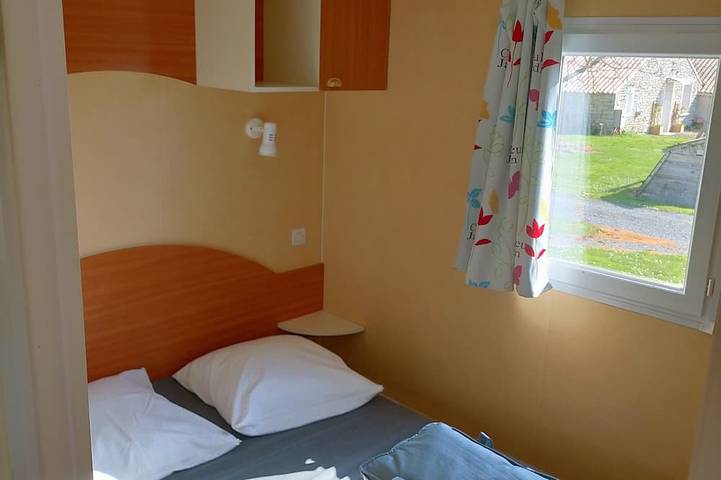 Mobil home pour 4 personnes, avec jardin à Cabariot - 3