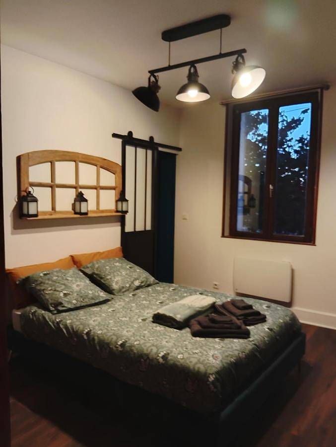 Appartement entier, One-Bedroom Apartment in Villedieu-sur-Indre, Région de Châteauroux