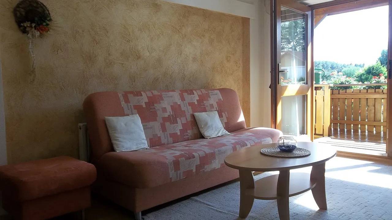 Ganze Ferienwohnung, Ferienwohnung für 3 Personen (39 m²) in Hausen in Wipfratal, Thüringer Kernland