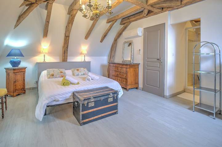 Moulin de Villeverneix und sein Turm, Neuvic am Ufer des Vern für 6, 8 Personen in Périgord Blanc