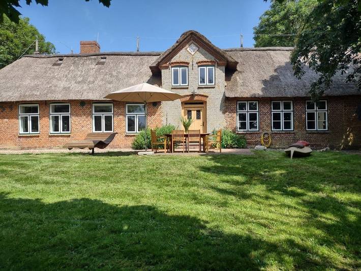 Ferienhaus für 8 Personen, mit Terrasse und Sauna sowie Garten in Poppenbüll - 4