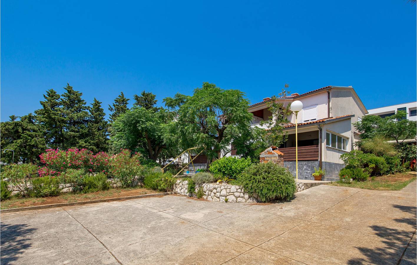 Ferienhaus für 8 Personen mit Terrasse in Barbat na Rabu, Rab