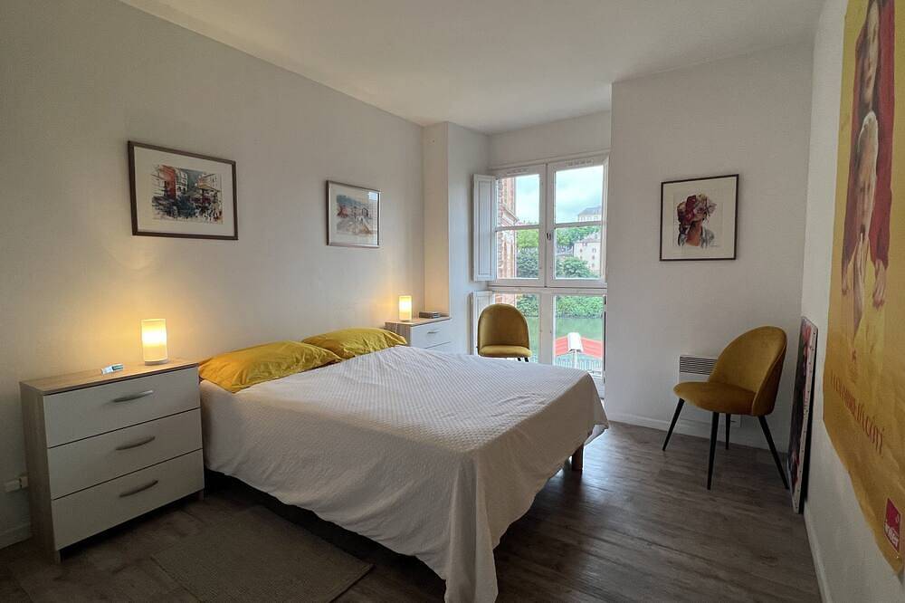 Appartement entier, Appartement lumineux avec vue sur le Tarn in Albi, Région d'Albi