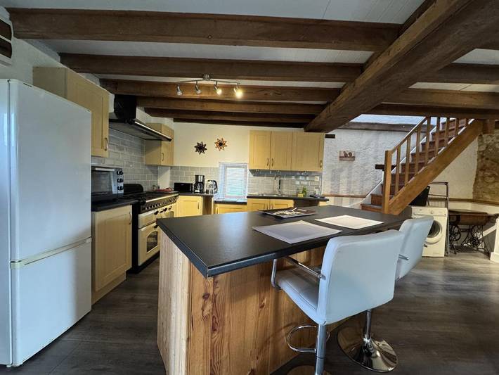 Location de vacances pour 6 personnes, avec Terrasse ainsi que Jardin et Piscine à Aubigné-Racan - 4