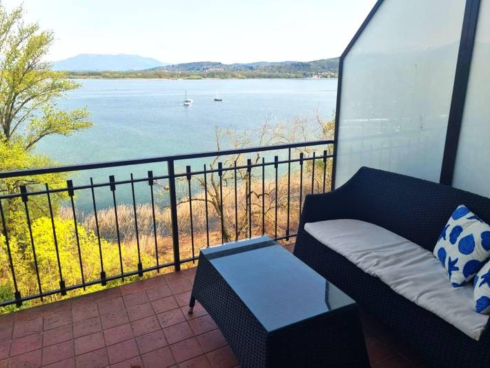 Apartamento entero, Panoramic apartment on the Lake in Dormelletto, Lago Maggiore (Piemonte)