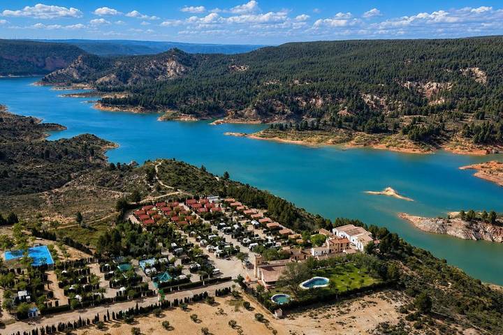 Tienda para 2 personas, con Piscina en Requena-Utiel