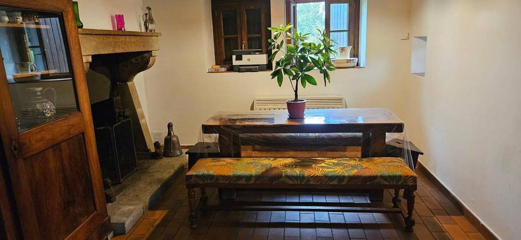 Location de vacances pour 6 personnes, avec terrasse ainsi que piscine et vue à Grane - 4