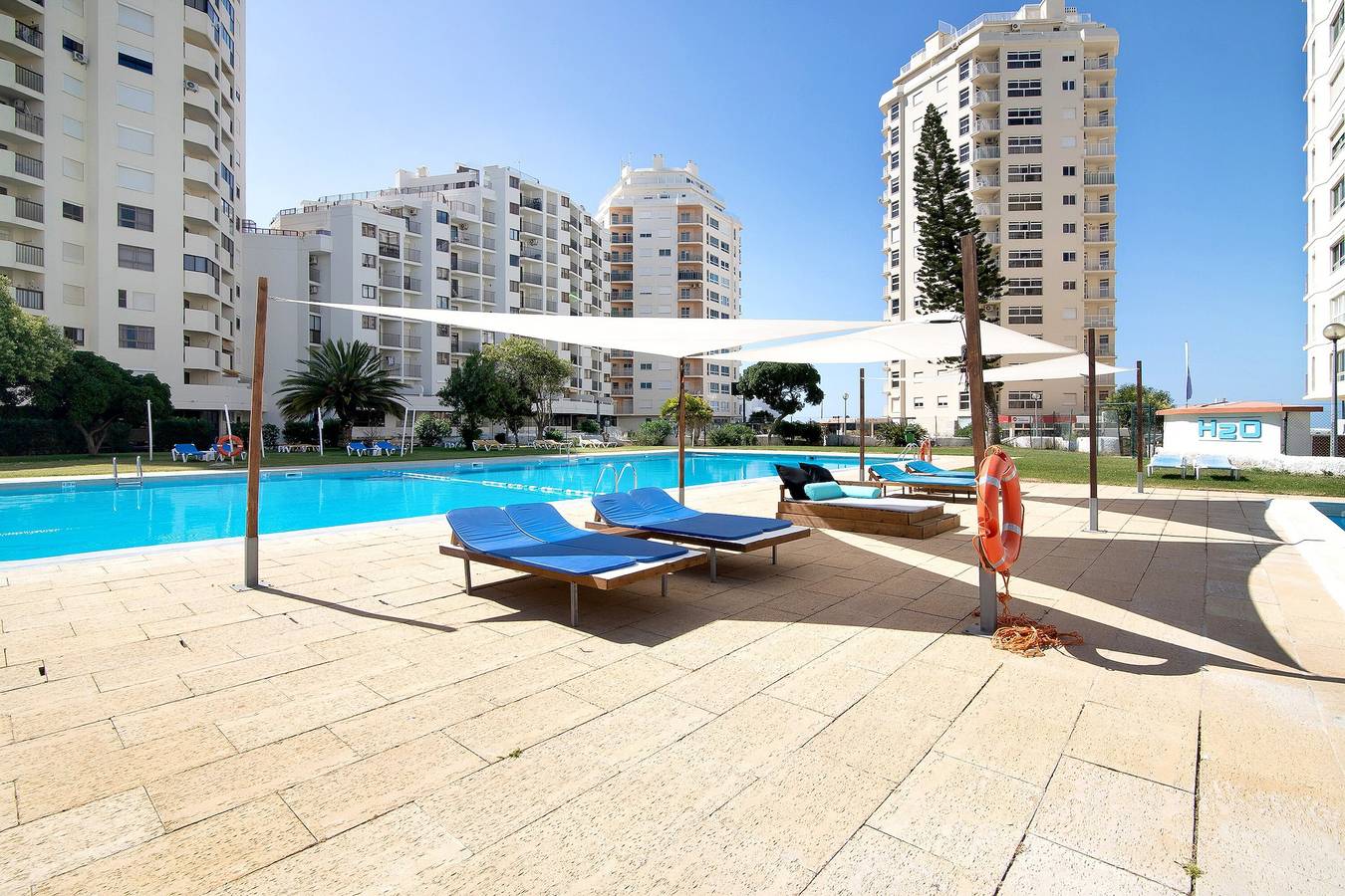 Appartement entier, Apt. Torre Sol 10º 6 - Vue Mer, Climatisation et Piscine in Armação de Pêra (costa), Armação de Pera