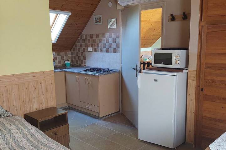 Family-friendly house with pool, 4 apartments, air conditioning, quiet location in Zamárdi. in Zamárdi, Siófok