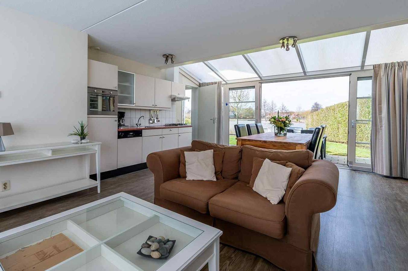 Geräumige Villa für 6 Personen mit Garten und Holzofen in Hoofdplaat in Hoofdplaat, Zeeuwse Kust