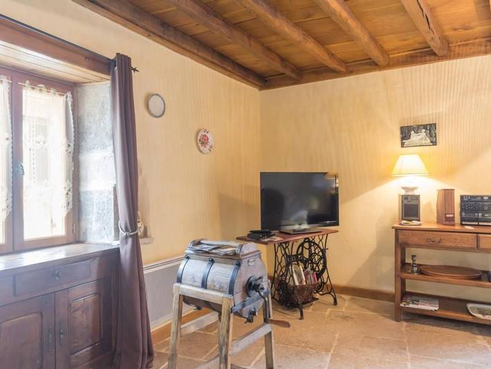 Authentisches Ferienhaus mit geschlossenem Hof, Haustiere erlaubt in Thenissey, Montbard und Umgebung