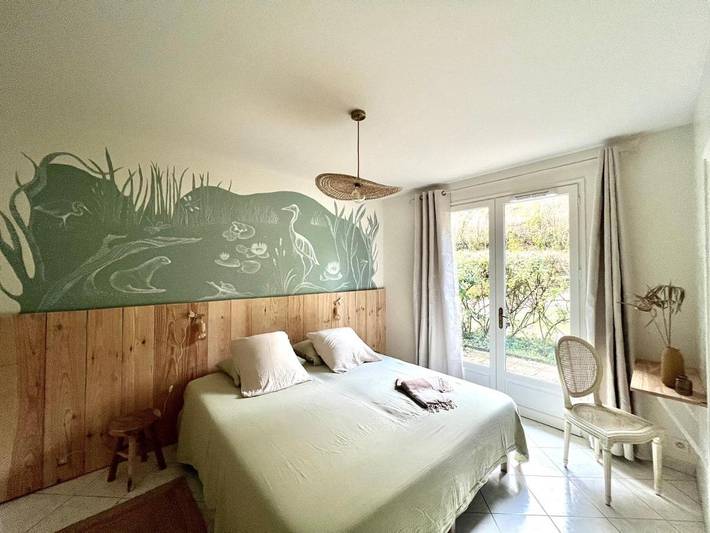 Chambre d’hôte pour 2 personnes, avec terrasse et piscine ainsi que jardin et vue à Sainte-Nathalène - 4